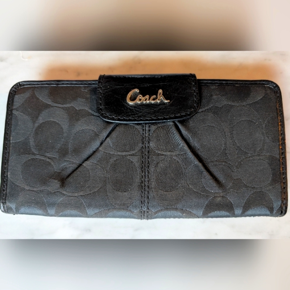 Coach wallet